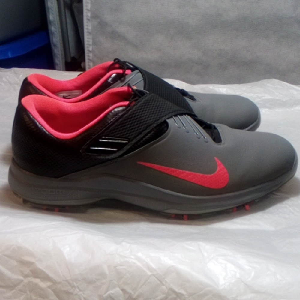 Nike Tiger Woods TW 17 Golf Shoes Size 8